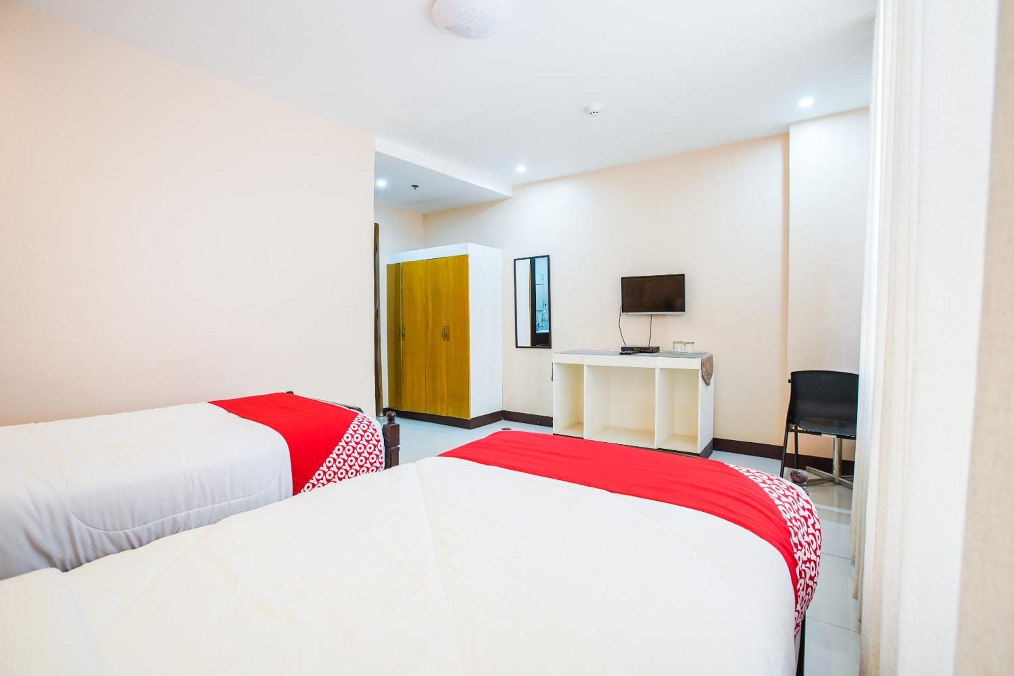 Oyo 236 Hotel Edmundo Pototan Eksteriør bilde